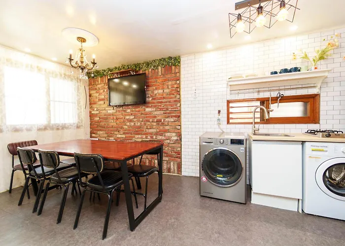 1.hongdae@ Cozy House 5room.4bath. Apartment Seoul