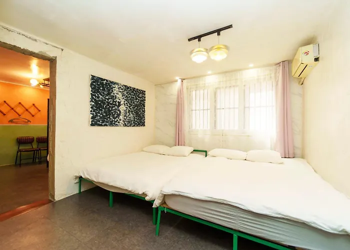 1.hongdae@ Cozy House 5room.4bath. * Seoul