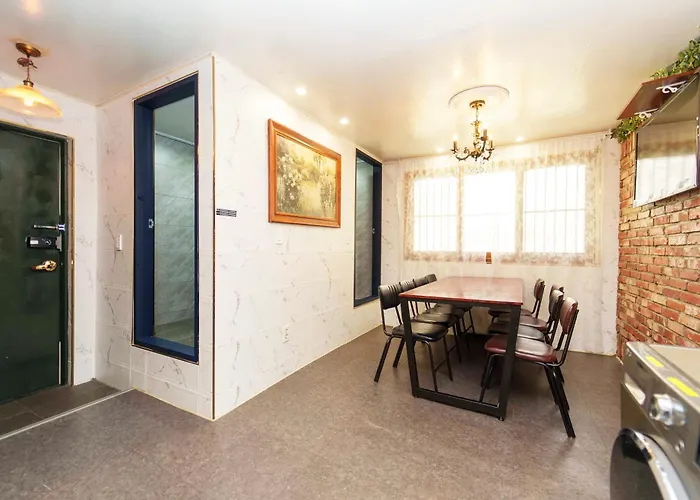 1.hongdae@ Cozy House 5room.4bath. * Seoul